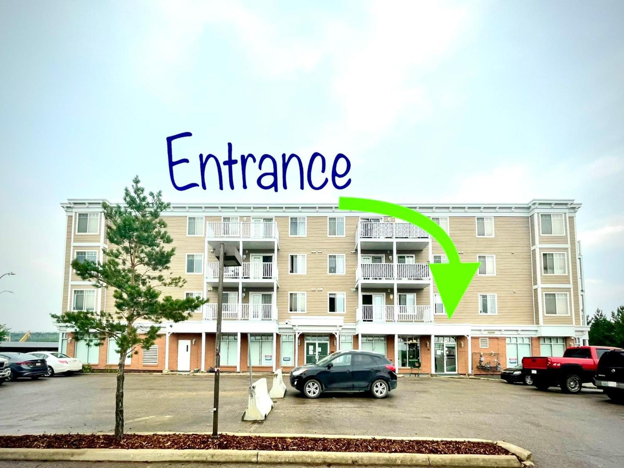 Top Floor Riverfront Condo With Stellar Sunsets! Fort Mcmurray Exterior foto