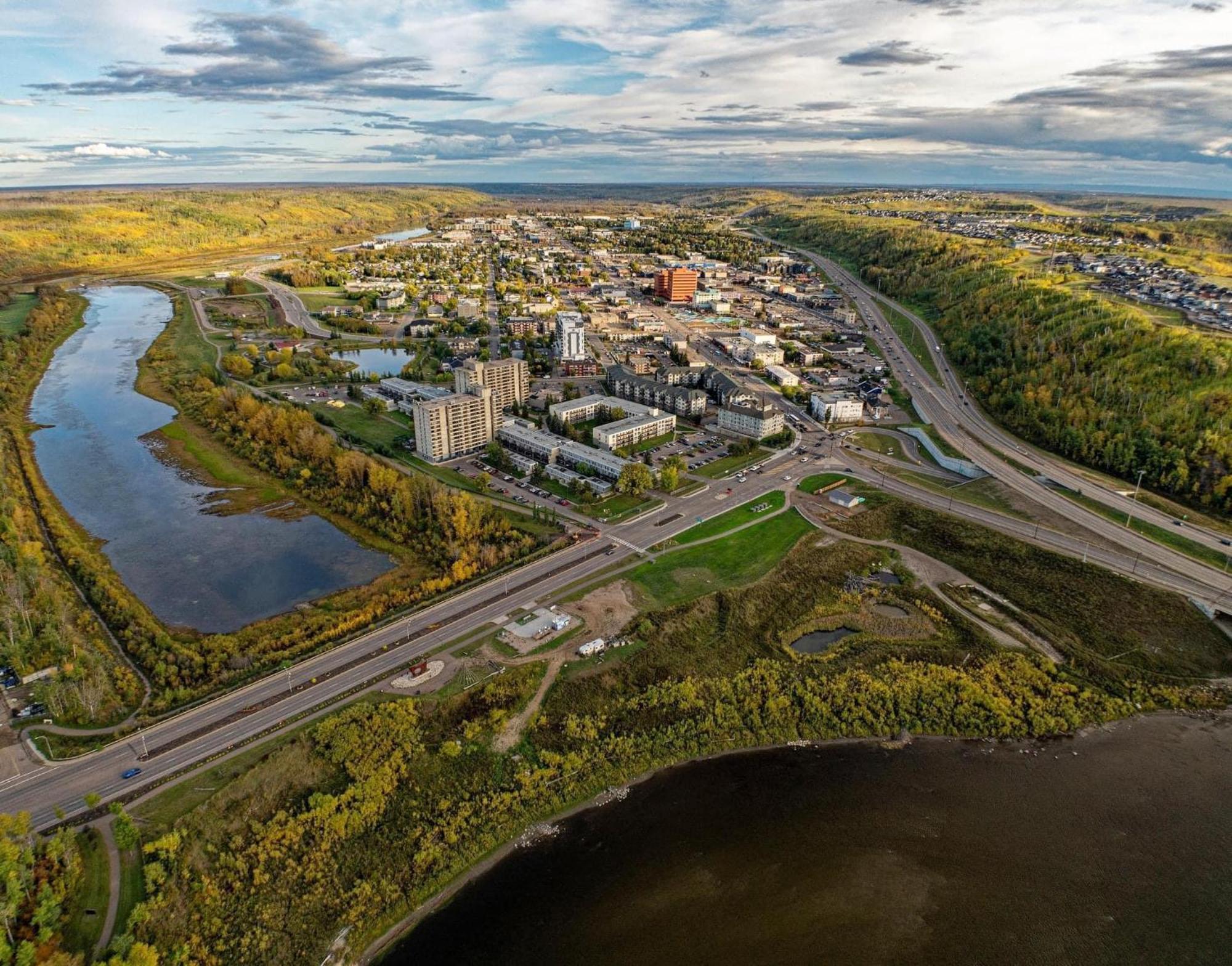Top Floor Riverfront Condo With Stellar Sunsets! Fort Mcmurray Exterior foto