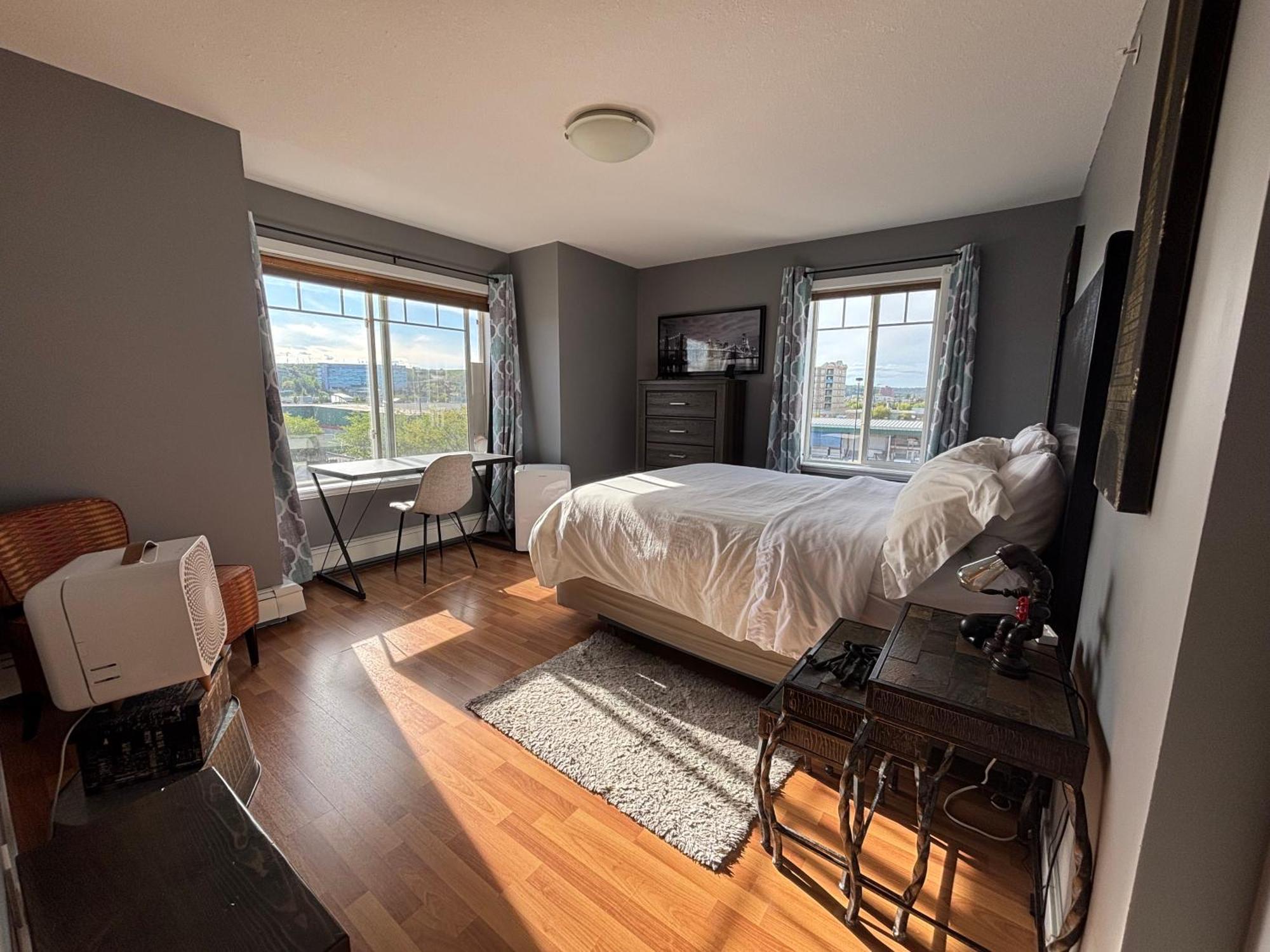 Top Floor Riverfront Condo With Stellar Sunsets! Fort Mcmurray Exterior foto